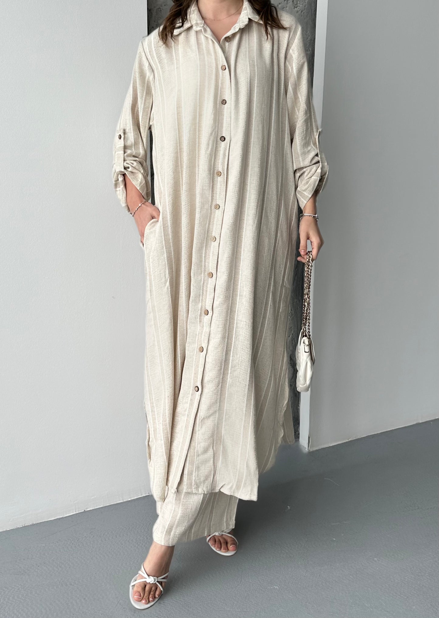 Ensemble chemise longue et pantalon à rayures beiges DERYA